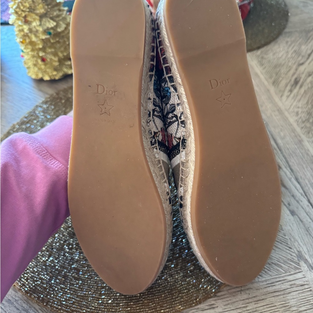 Dior Espadrilles with Black and Red Floral Design - Picture 6 of 10